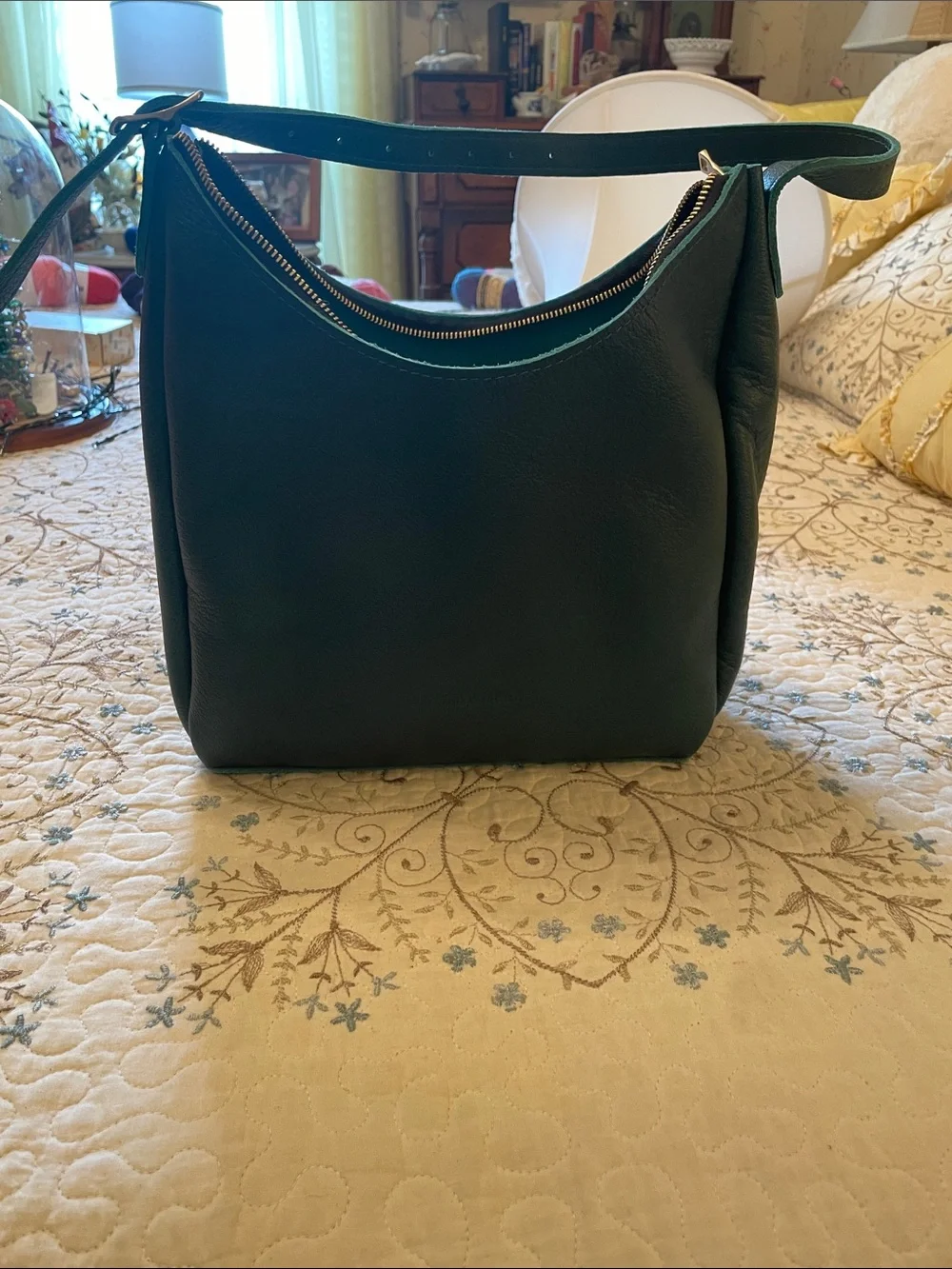 Portland Leather Deep Green Pebbled Shoulder Bag - Picture 5 of 5